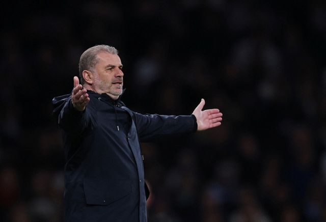 엔제 포스테코글루 토트넘 감독이 기자회견 중 손흥민과의 재계약에 대해 언급했다. 사진은 지난 11일(한국시각) 영국 런던 토트넘 홋스퍼 스타디움에서 열린 2024-25 유럽축구연맹(UEFA) 유로파리그(UEL) 8강 1차전 토트넘과 아인트라흐 프랑크푸르트와의 경기에 나섰던 엔제 포스테코글루 토트넘 감독. /사진=로이터