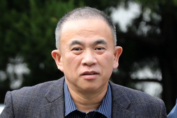 정치자금법 위반 혐의로 구속 기소됐다가 보석으로 풀려난 명태균씨가 정치권을 향해 날을 세웠다. 사진은 윤석열 전 대통령 부부 공천 개입 의혹의 핵심 인물인 명태균씨가 구속 전 피의자 심문(영장실질심사)에 출석한 모습. /사진=뉴스1