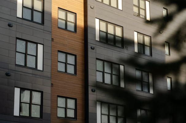 미국 법원이 하버드대 인근 고급 아파트에서 성매매 업소를 운영했던 한국계 여성에게 징역 4년과 성매매 업소 운영으로 번 550만달러(약 81억원) 몰수를 선고했다. 사진은 하버드대 인근 고급 주거지의 모습. /사진=WSJ 홈페이지 캡처 