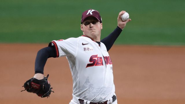 4연속 루징시리지를 내주며 꼴찌로 추락한 키움 히어로즈가 캐니 로젠버그를 선발 투수로 예고했다. 사진은 2025시즌 키움 히어로즈에서 활약한 캐니 로젠버그의 모습. /사진=뉴시스