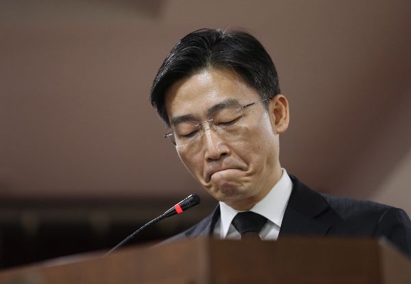 이국종 국군대전병원장이 의료계를 향한 작심발언을 쏟아냈다. 사진은 이국종 국군대전병원장이 '고 윤한덕 중앙응급의료센터장 영결식'에서 추도사를 하는 모습. /사진=머니투데이