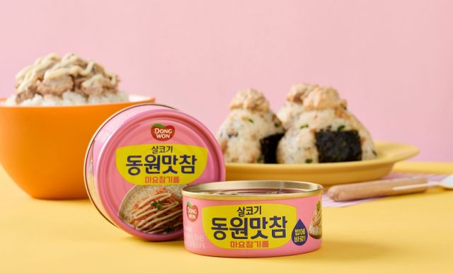 동원산업과 동원F&B가 이사회를 열고 포괄적 주식교환 계약 체결안을 의결했다고 14일 밝혔다. 동원산업은 이를 통해 글로벌 식품 시장에 적극 진출해 제2의 성장동력을 확보하고, 사업 경쟁력을 강화할 방침이다. 사진은 올 3월 출시된 '동원맛참 마요참기름' 연출 이미지. /사진=동원F&B