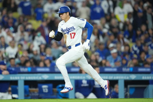 LA다저스가 오타니 쇼헤이와 무키 베츠의 홈런에 힘입어 2연패를 탈출했다. 사진은 2025시즌 LA다저스에서 활약한 오타니 쇼헤이의 모습. /사진=로이터