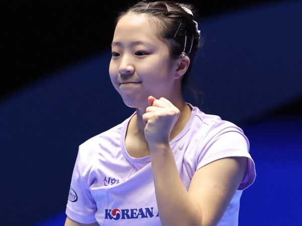 신유빈이 2025 국제탁구연맹 여자 월드컵 첫 경기에서 승리했다. 사진은 신유빈이 지난 2월22일(현지시각) 중국 광둥성 선전에서 열린 제34회 국제탁구연맹(ITTF)-아시아탁구연맹(ATTU) 아시안컵 여자 단식 16강전에서 왕이디(중국)와 경기하고는 모습. /사진=뉴시스