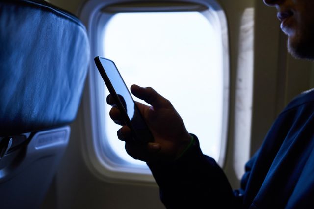 몸쪽에 마약을 숨겨 국내로 밀반입한 30대 2명에 대해 법원이 징역형을 선고했다.사진은 기사내용과 무관함. /사진=이미지투데이