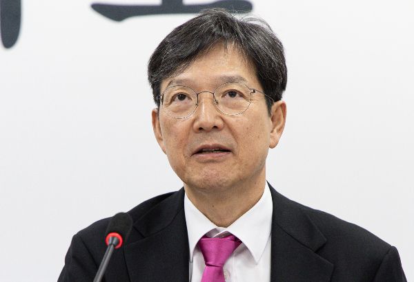 개혁신당 공동선대위원장을 맡은 함익병이 이준석 대선후보에 대해 X가지가 없다고 평가했다. 사진은 함익병 개혁신당 선거관리위원회 위원장이 개혁신당 선거관리위원회 2차 회의에서 발언하는 모습. /사진=뉴스1