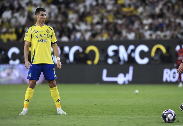 크리스타이누 호날두가 소속팀 알 나스르와 2년 재계약에 협의했다는 현지 보도가 나왔다. 사진은 2024-25시즌 사우디아라비아 프로축구에서 활약 중인 크리스타이누 호날두의 모습. /사진=로이터