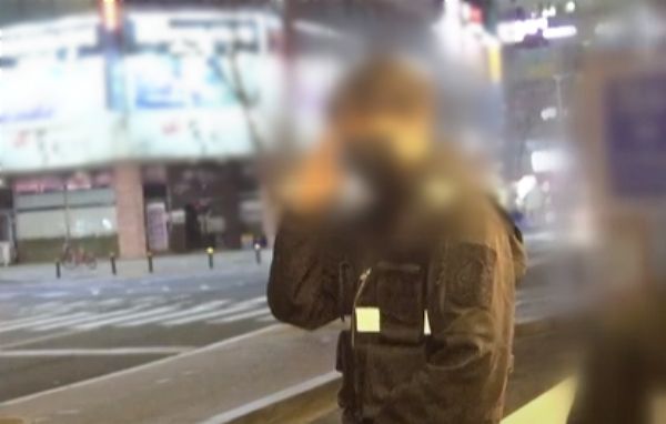 성 비위 등 문제를 일으켜 해고된 경호업체 20대 직원이 자신을 위한 송별회에서 사장의 아내를 성폭행한 후 도주했다. 사진은 경호업체 사장 아내를 성폭행하고 도주한 20대 직원의 모습. /사진=JTBC '사건반장' 캡처