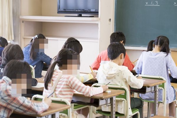 강남권 초등학교 앞에서 초등학생을 납치하려다 미수에 그친 사건이 잇달아 발생했다. 사진은 기사와 직접적인 관련 없는 삽화. /삽화=이미지투데이