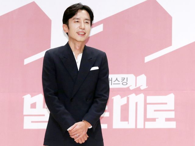 가수 유희열이 20일 오후 서울 마포구 JTBC 사옥에서 진행된 JTBC 예능 프로그램 '말하는대로' 제작발표회에 참석해 포즈를 취하고 있다./사진=뉴시스