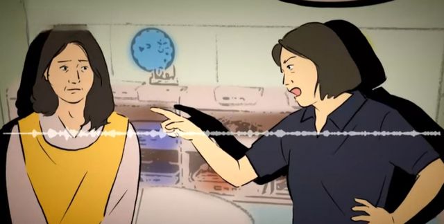 어린이집 교사에게 인분이 묻은 기저귀를 던진 40대 학부모가 항소심에서 징역 6개월 실형을 선고받았다. 사진은 JTBC '사건반장'에 소개된 해당 사건 모습. /사진=JTBC '사건반장' 유튜브 화면 캡처