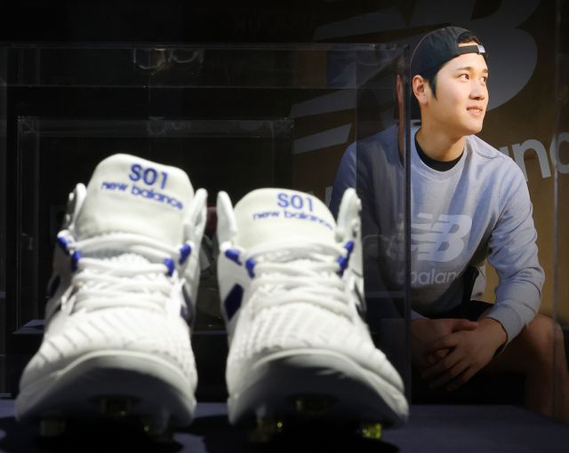  8일 서울 마포구 뉴발란스 홍대 플래그십 매장에서 '오타니 관련 소장품 특별전(SHO-TIME)'이 열리고 있다. /사진=뉴스1