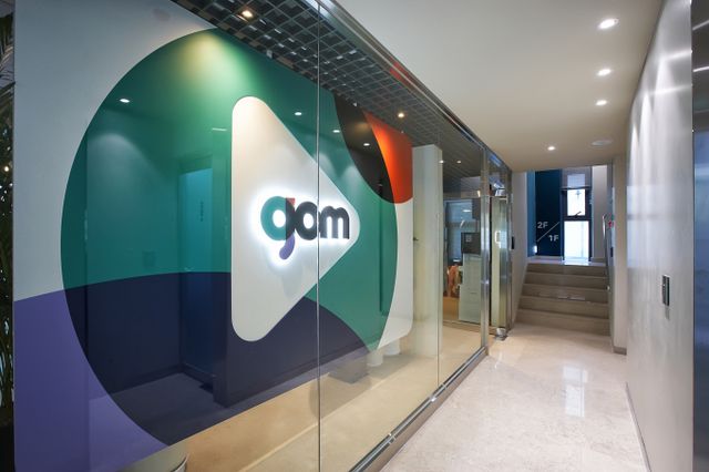 디지털 콘텐츠가 단순한 홍보 수단을 넘어 산업 전반의 '생산성 도구'로 자리매김하는 가운데 곰믹스·곰픽 등 국산 소프트웨어를 앞세운 곰앤컴퍼니는 이러한 변화 속에서 기업과 개인이 콘텐츠 경쟁력을 확보할 수 있도록 돕는 '기술 파트너'로 주목받는다. 사진은 서울 송파구 소재 곰앤컴퍼니 사옥. /사진=곰앤컴퍼니 제공