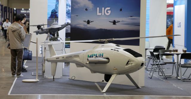 방산주는 관세 리스크에서 비교적 자유로우며 수혜를 입을 것으로 전망된다. 사진은 LIG넥스원 다목적 무인헬기. /사진=뉴시스