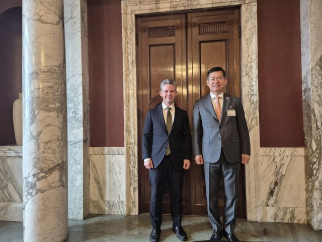 석종건 방위사업청장은 지난달 31일(현지시간) 스웨덴을 방문해 폴 욘슨 국방장관과 면담하고, 양국의 방산협력 강화 방안을 논의했다. /사진=국방부