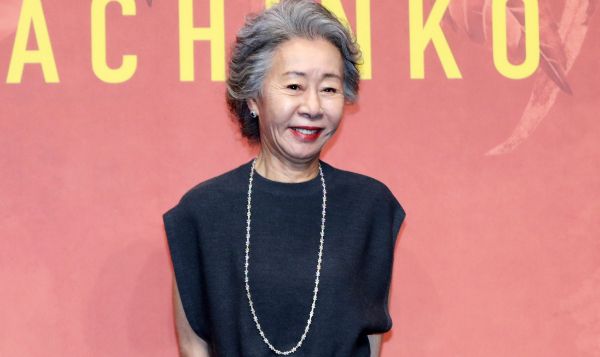 배우 윤여정이 첫째 아들이 동성애자임을 고백한 것을 두고 나종호 미국 예일대 정신과 교수가 응원의 메시지를 보냈다. 사진은 배우 윤여정이 Apple TV+ 웹드라마 '파친코' 시즌2 제작발표회에 참석한 모습. /사진=뉴시스