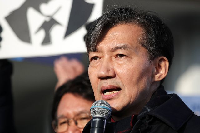 조국 전 조국혁신당 대표가 옥중 서신을 통해 당원들을 독려했다. 사진은 지난해 12월 서울구치소로 수감되기 전 조 전 대표의 모습. /사진=뉴스1