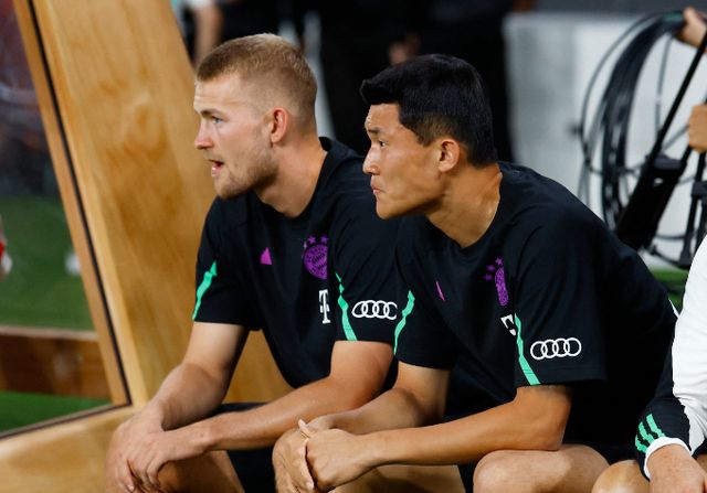 국가대표 수비수 김민재가 모처럼 휴식을 취한 가운데 팀 바이에른 뮌헨은 4-0으로 이겼다. 사진은 2023년 7월 일본에서 열린 맨체스터 시티와의 경기를 벤치에서 지켜보는 김민재. /사진=로이터