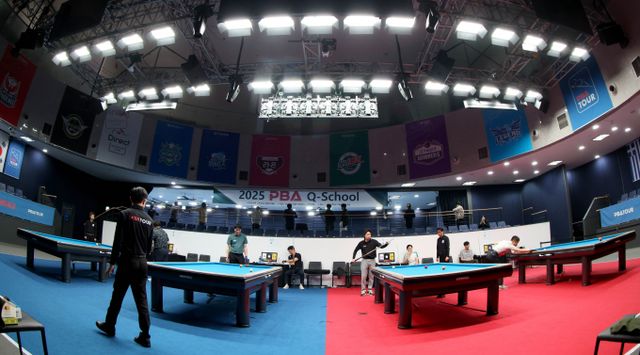 과거 TS샴푸에서 활약한 문성원 등 10명이 1부투어 승격을 확정 지었다. 사진은 지난 20일 경기 고양킨텍스 PBA스타디움에서 열린 2025년 PBA 큐스쿨(Q-School) 2라운드 1일차 경기가 진행 중인 모습. /사진=프로당구협회(PBA) 제공