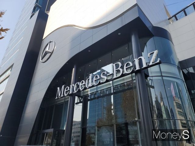 메르세데스-벤츠코리아가 미래 혁신을 함께한 유망 스타트업 발굴에 나선다. 사진은 서울 강남 벤츠 전시장. /사진=김창성 기자