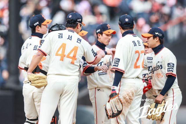한화와 롯데가 최근 상승세를 보이고 있다. 사진은 지난 18일 대전 한화생명볼파크에서 열린 프로야구 '2025 신한 SOL 뱅크 KBO리그' 한화 이글스와 NC 다이노스 경기에서 한화가 승리한 모습. /사진=뉴시스(한화 이글스 제공)