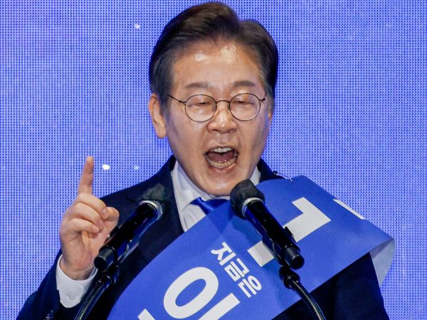 이재명 전 대표가 차기 대선주자 적합도를 조사한 결과 50%를 넘는 지지를 받는다는 결과가 나왔다. 사진은 이재명 더불어민주당 대선 경선 후보가 지난 20일 오후 경남 울산전시컨벤션센터에서 열린 영남권 합동연설회에 참석해 정견발표를 하고 있는 모습. /사진=뉴스1