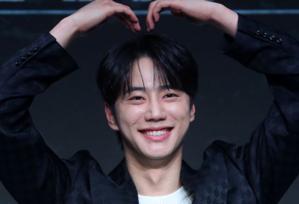 배우 이준영이 '넷플릭스 아들설'에 휩싸였다. 사진은 배우 이준영이 21일 오전 서울 마포구 호텔 나루에서 열린 넷플릭스 시리즈 '약한영웅 Class 2' 제작발표회에서 포즈를 취하고 있는 모습. /사진=뉴시스