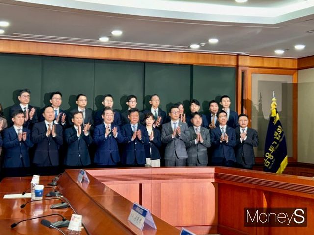 이 후보는 간담회에 앞서 향후 정책 구상 방향으로 정부의 역할 확대도 언급했다. 사진은 21일 서울 여의도 소재 금융투자협회에서 '자본시장 활성화를 위한 정책 간담회'가 열린 모습. /사진=김성아 기자