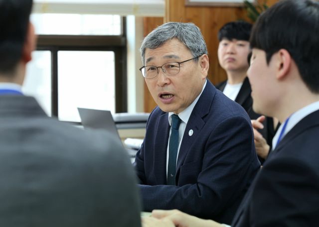 정근식 서울특별시교육감이 22일 사교육 카르텔과 관련해 서울교육감 입장문을 발표했다. 사진은 18일 장애인 교원 교육활동 보호·실질적인 지원 방안을 위한 간담회에서 정 교육감이 발언하는 모습. /사진=뉴스1