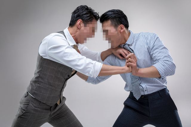 동생에게 흉기로 상해를 입히고 죽음에 이르게 한 혐의를 받는 50대 남성이 자신의 혐의를 부인했다. 사진은 기사 내용과 무관. /사진=이미지투데이