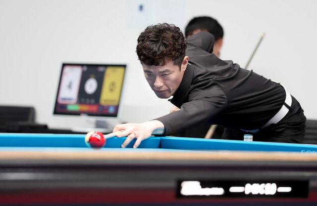 김임권 등 8명의 선수가 2025SUS 큐스쿨 2라운드 최종일에서 1부투어행을 확정했다. 사진은 지난 22일 경기 고양킨텍스 PBA스타디움에서 열린 2025년 큐스쿨 2라운드 최종일 경기에 출전한 김임권의 모습. /사진=프로당구협회(PBA) 제공