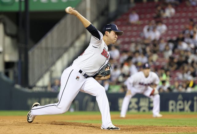 두산 베어스 김유성이 12일 만에 1군 무대에 복귀한다. 사진은 2024시즌 두산 베어스에서 활약한 김유성의 모습. /사진=뉴스1 