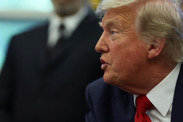 도널드 트럼프 미국 대통령이 중국에 대한 관세율 재조정 가능성을 시사했다. /사진=로이터