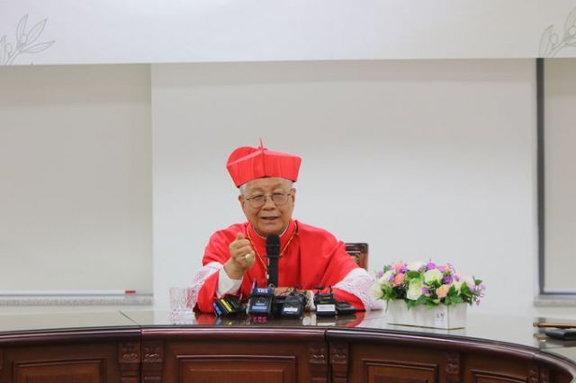 이탈리아 매체에서 유흥식(74) 추기경을 차기 교황 유력 후보로 거론했다. 사진은 2023년 7월22일 서울 중구 천주교 서울 중구 천주교 서울대교구청에서 열린 '라자로 유흥식' 한국어판 출간 기념 기자간담회에 참석한 유흥식 추기경의 모습. /사진=뉴시스(천주교 서울대교구 제공) 