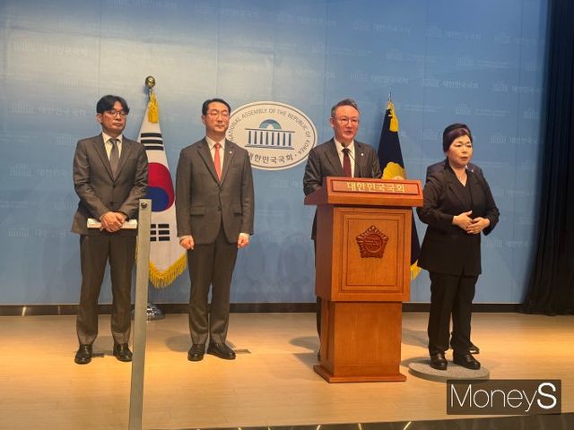 한동훈 국민의힘 대선 예비후보 캠프가 24일 국회소통관에서 외교안보 정책 비전을 발표했다. /사진=김서연기자 