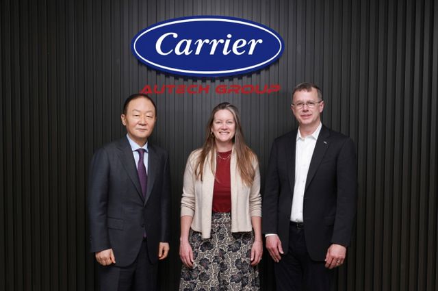 오텍캐리어 강성희 회장이 한국냉동공조산업협회장으로서 방한한 美 냉동공조협회 인사들을 접견하고 있다. 왼쪽부터 오텍캐리어 강성희 회장, '미국 냉동공조협회'(AHRI) 메간 펠린저 회장, 스티븐 유렉 CEO 겸 사장. /사진=오텍캐리어