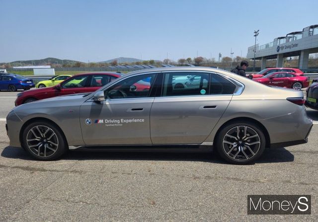 드라이빙센터 내 다목적 코스에서는 가속, 제동 등 차량의 종합적인 성능을 체험할 수 있다./사진=김이재 기자