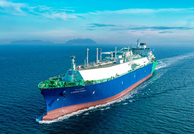 한화오션이 건조한 ‘레브레사'(LEBRETHAH)호 운항 모습. /사진=한화오션