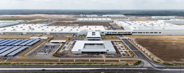 현대차·기아가 트럼프 대통령의 관세 인상 여파에 2분기부터는 가격 인상이 불가피할 것이란 전망이다. 사진은 현대차 미국 조지아주 엘라벨에 지어진 'HMGMA'(현대차그룹 메타플랜트 아메리카) 전경. /사진=현대차그룹