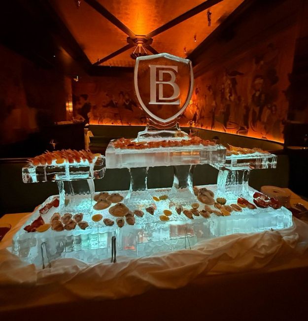 도널드 트럼프 미국 대통령의 장남 도널드 트럼프 주니어가 고액 회원제 클럽을 창설해 화제다. 사진은 트럼프 주니어가 만든 클럽 첫 모임 모습. /사진=폴리티코 홈페이지 캡처