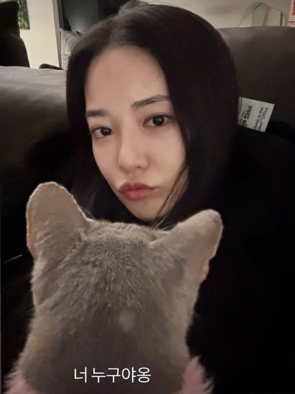 빅뱅 지드래곤과 애프터스쿨 출신 배우 이주연이 또 한번 열애설에 휩싸였다. 사진은 이주연이 자신의 인스타그램에 게재한 셀카. /사진=이주연 인스타그램 캡처