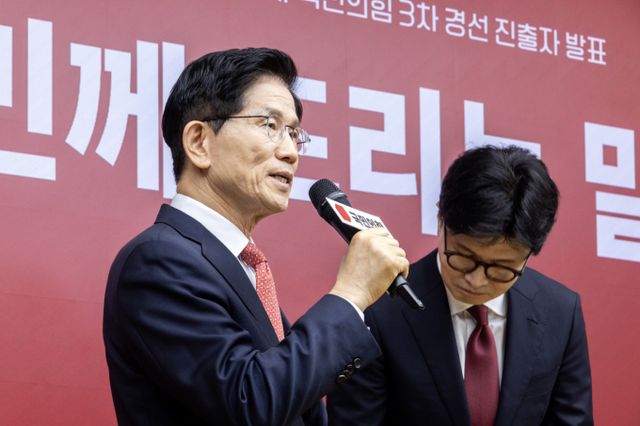 제21대 대통령후보자 국민의힘 3차 경선 진출자로 확정된 김문수 국민의힘 대선 경선 후보가 29일 오후 서울 여의도 국민의힘 중앙당사에서 소감을 발표하고 있다. /사진=국회사진취재단 