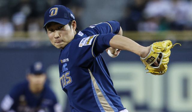 팔꿈치 부상으로 1군 명단에서 제외된 NC다이노스 이재학이 수술을 받는다. 사진은 2024시즌 NC다이노스에서 활약한 이재학의 모습. /사진=뉴스1