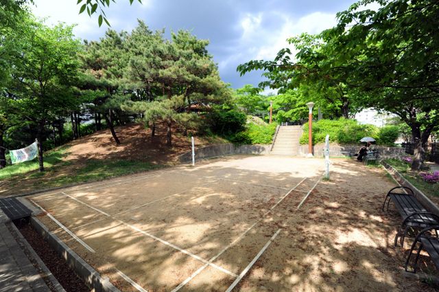 20대 대학생을 살해한 사령카페 회원들이 중형을 선고받았다. 사진은 20대 대학생이 잔인하게 살해당한 서울 서대문구 창천동 창천근린공원 현장. /사진=뉴스1