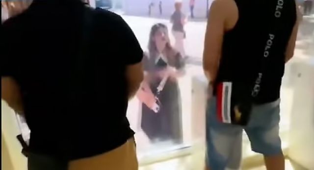 태국 방콕 한 인기 놀이공원에 설치된 남성 화장실에 전세계는 경악을 금치 못했다. /사진=사우스차이나모닝포스트(SCMP) 캡쳐