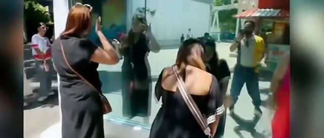 태국 방콕 한 인기 놀이공원에 설치된 남성 화장실에 전세계는 경악을 금치 못했다. /사진= 사우스차이나모닝포스트(SCMP) 캡쳐