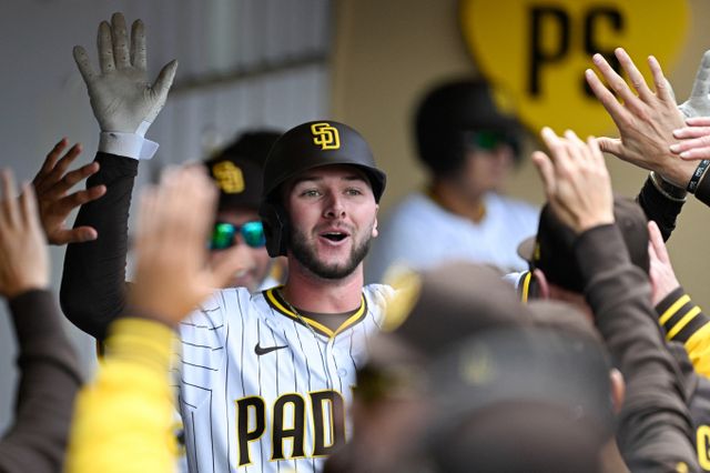 샌디에이고 파드리스가 클리블랜드 가디언스를 5-2로 제압하고 시리즈 스윕에 성공했다. 사진은 3일(한국시각) 미국 캘리포니아주 샌디에이고 펫코파크에서 열린 클리블랜드 가디언스와 샌디에이고 파드리스의 경기에 출전한 잭슨 메릴이 홈런을 친 후 기뻐하는 모습. /사진=로이터