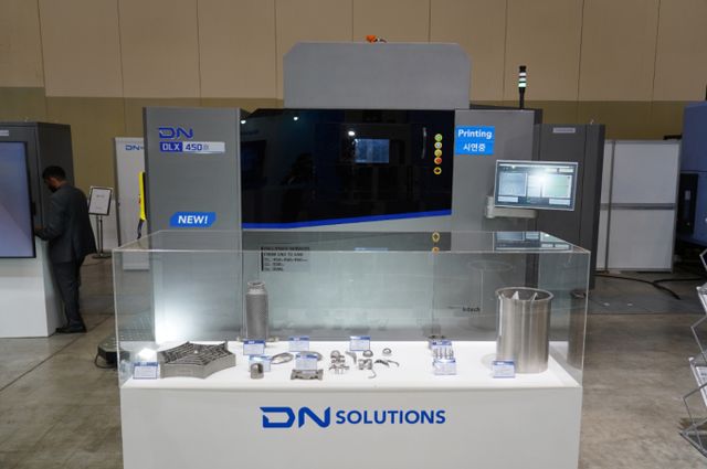 적층 제조 장비 DLX 신기종. /사진=DN솔루션즈