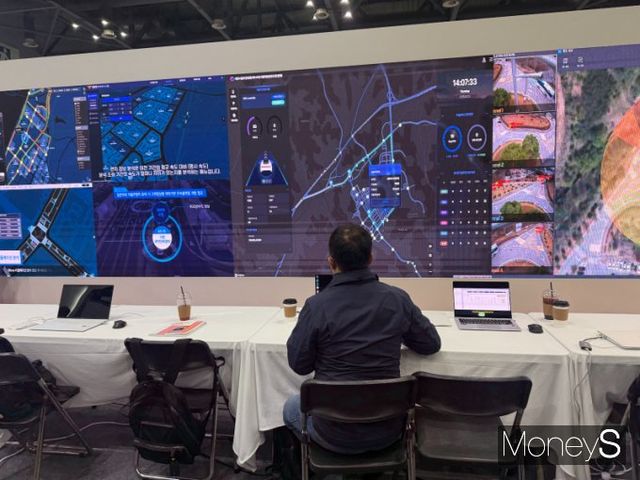 자율주행기술개발혁신사업단의 데이터 관제센터는 현재 1000TOPS(초당 1조 회 연산)급 차량 플랫폼을 개발 중이며, 테슬라·웨이모(300~5000TOPS 수준) 대비 높은 연산 성능을 목표로 한다. /사진=김서연 기자 