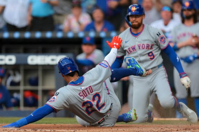 뉴욕 메츠가 마이애미 말린스와 연장 접전 끝에 승부치기에서 승리했다. 사진은 3일(한국시각) 미국 플로리다주 마이애미 론디포 파크에서 열린 마이애미 말린스와 뉴욕 메츠의 경기에 출전한 후안 소토의 모습. /사진=로이터